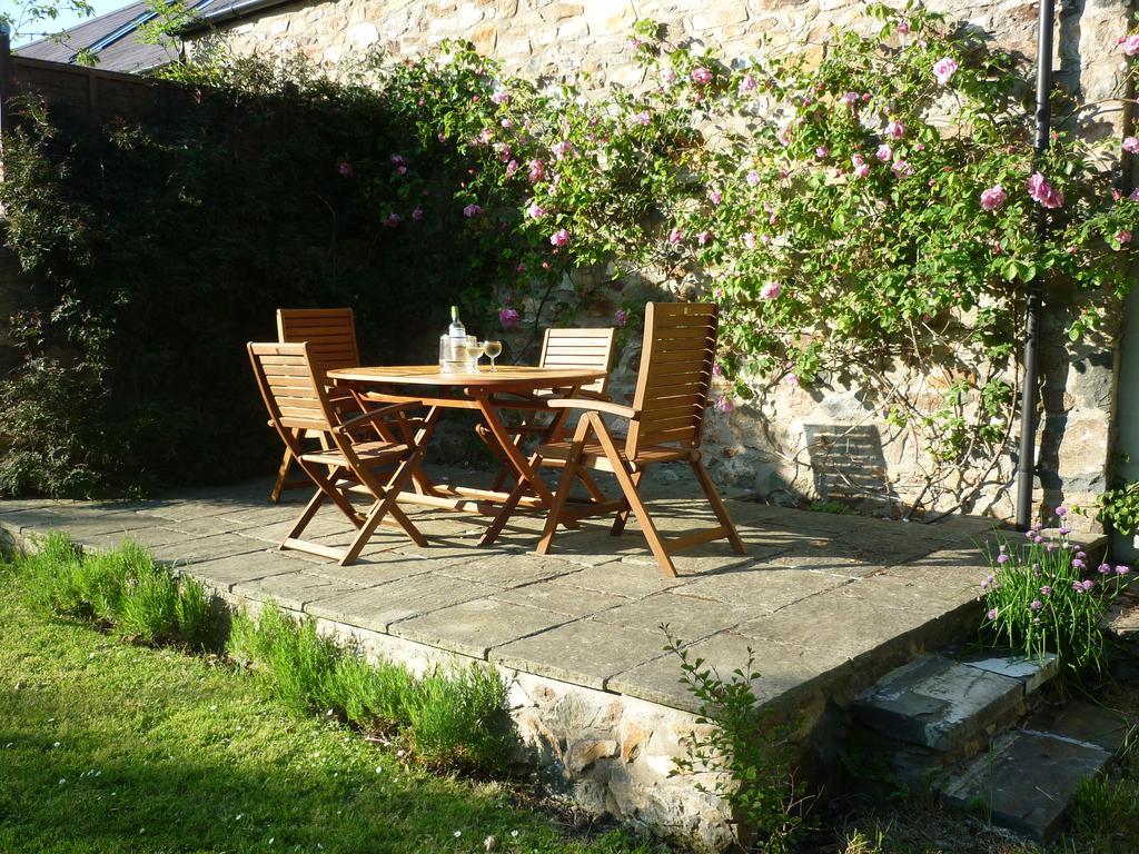 Tabor House B&B Fishguard Exterior photo